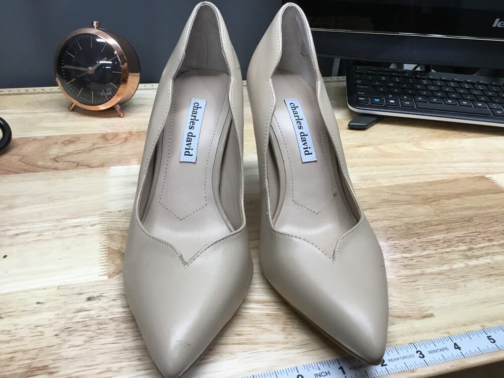 Charles David Innocent Pump Women's 9 Beige Leather Slip-On Stiletto Heel Preppy